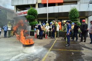 PELATIHAN DAN SIMULASI (Penanganan Bencana Kebakaran & Gempa Bumi) RS Syarif Hidayatullah Tahun 2021