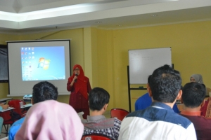 Pelatihan Pengelolaan Limbah B3 