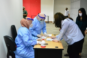 PEMERIKSAAN RAPID TEST PT. MEGA PLAZA , KUNINGAN
